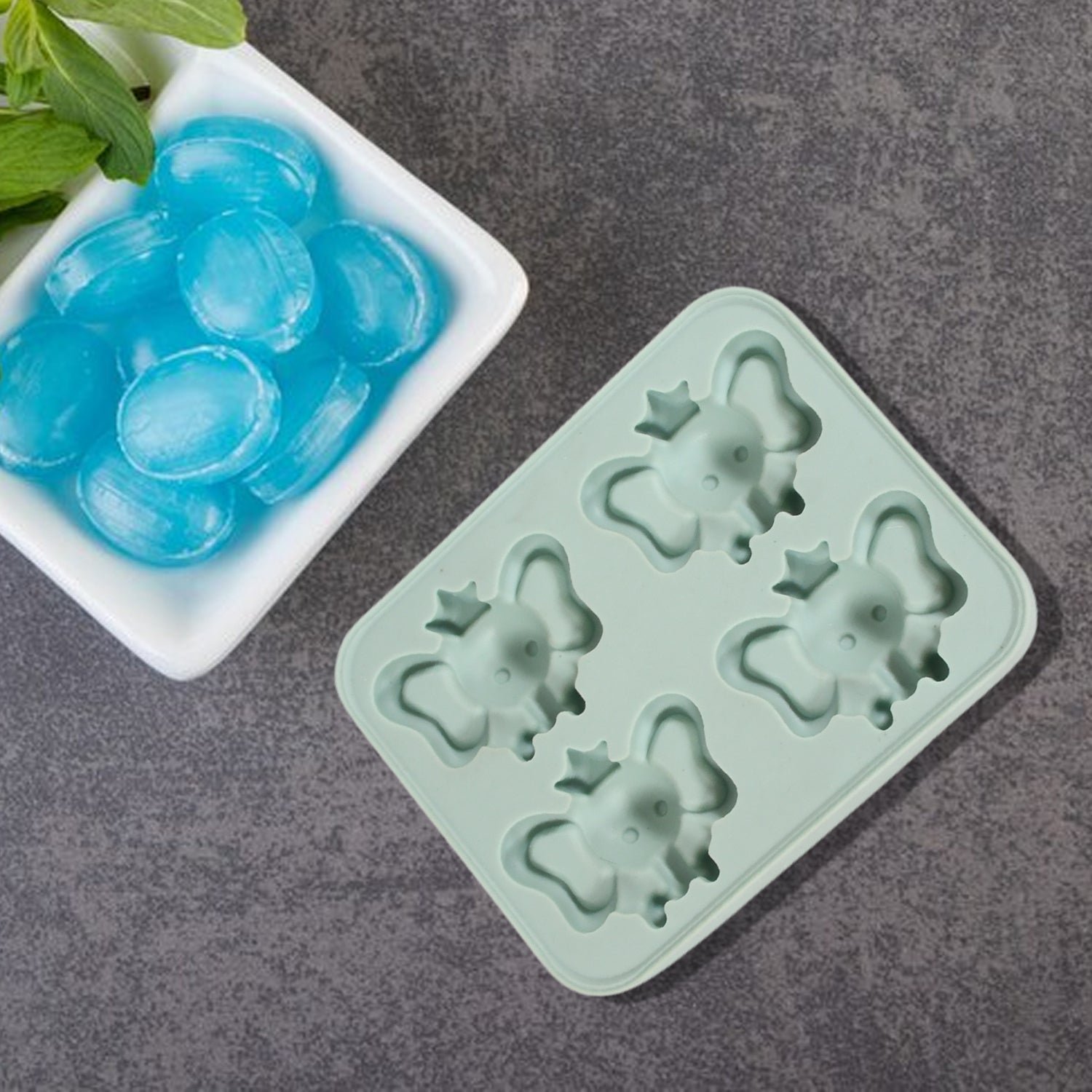 Silicone Cartoon Shape 4 Grid Ice Cube Tray  for Fridge 1 Pc