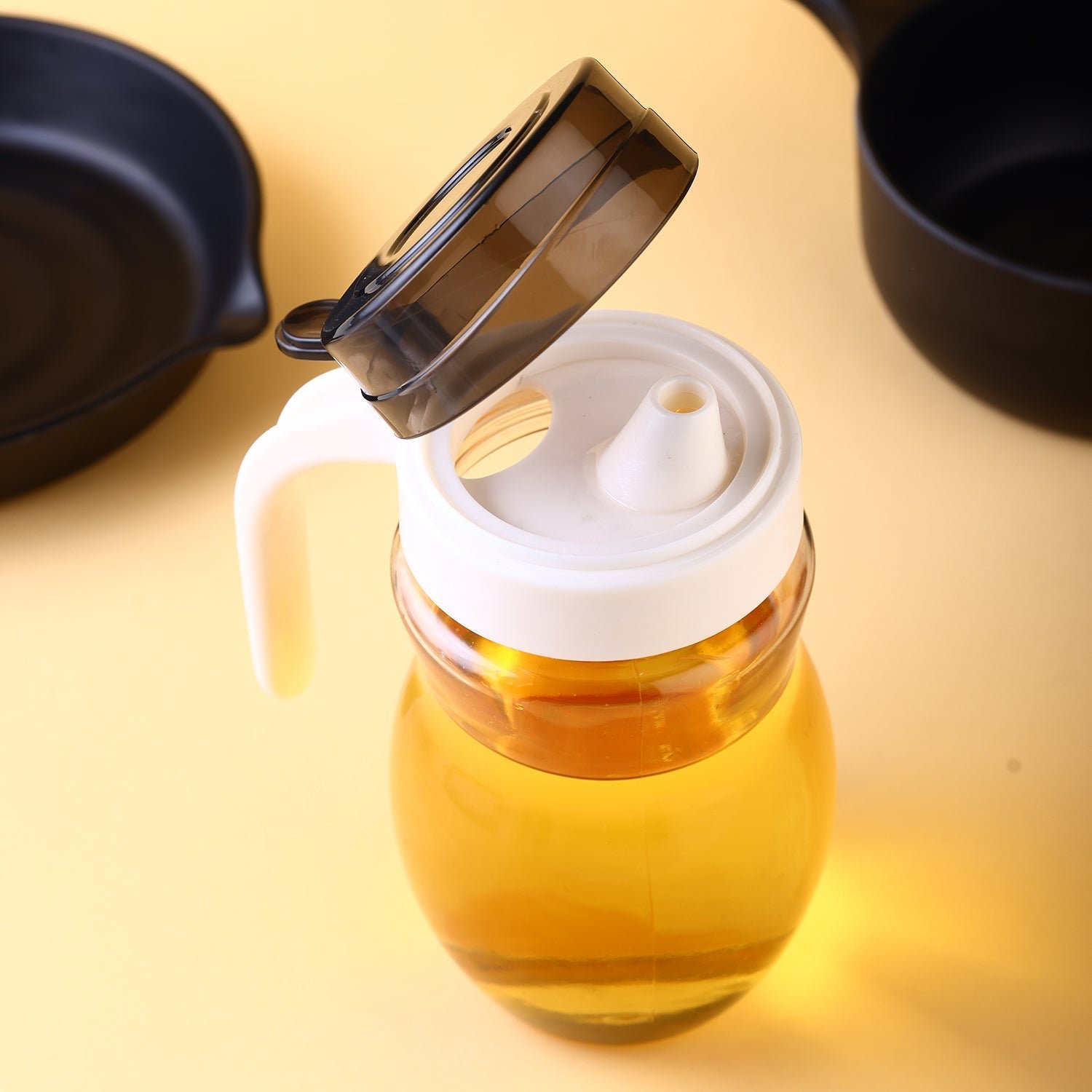 Oil Dispenser Plastic with small nozzle 650ml