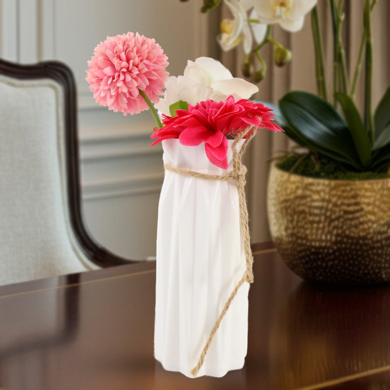 Plastic Vase / Pot - Elegant Design-Ideal Gift for Friends and Family (1 Pc)