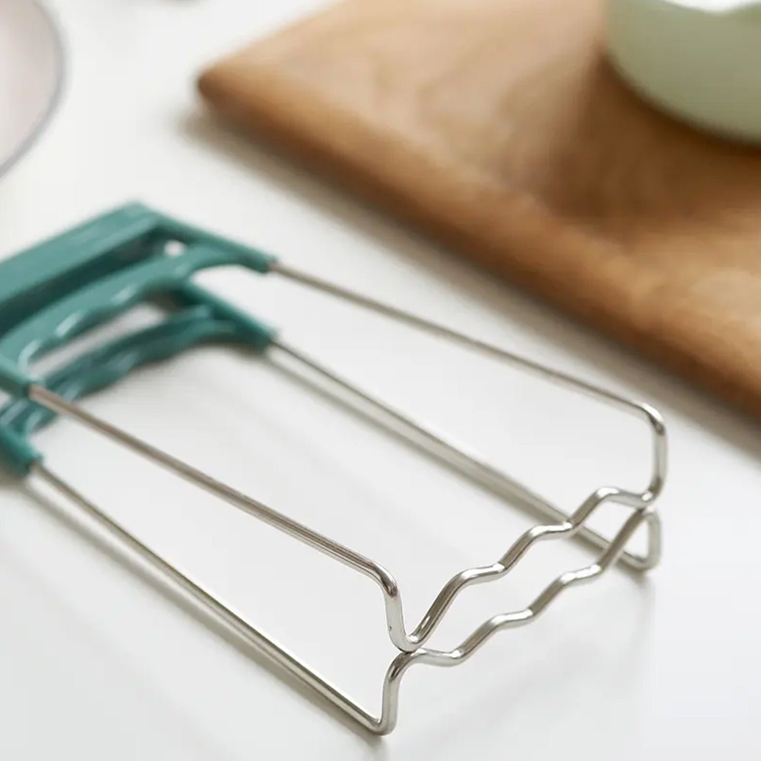 Kitchen Tongs & Bowl Clip – Wear-Resistant Plate Lifter for Restaurants