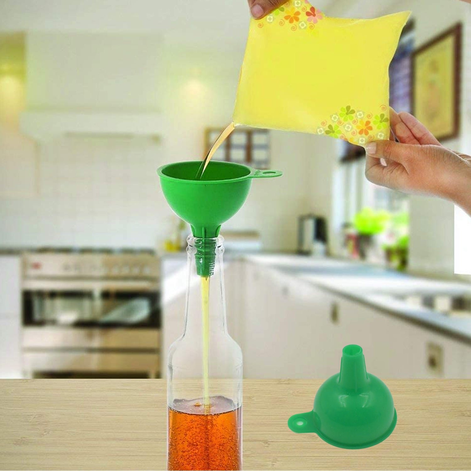 Silicone Funnel Pouring Oil, Sauce, Water, Juice And Small Food-Grains (1 Pc Green)