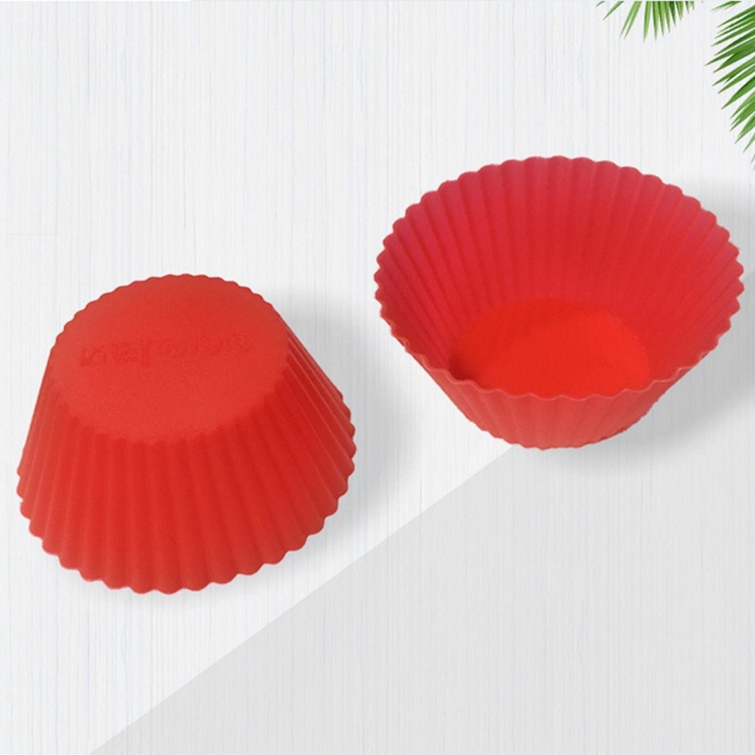 Silicone Cupcake-Shaped Baking Mold for Chocolate, Candy & Pastry (6 Pc)