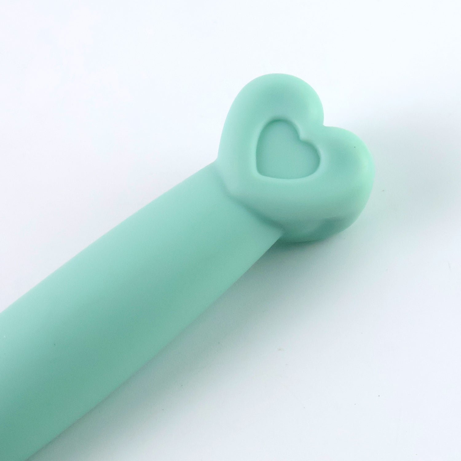 Plastic Hair Comb with Heart-Shaped Handle (1 Pc)