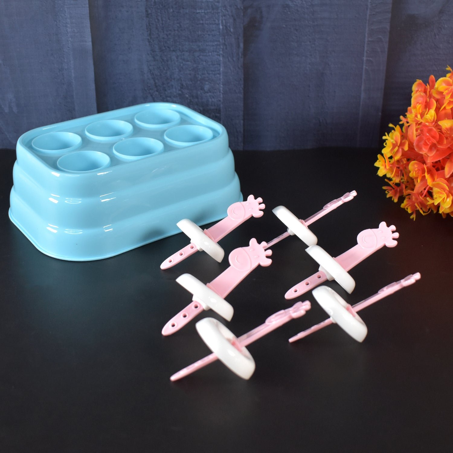 6 Cavity sicle Molds Plastic Giraffe shape Ice Moulds (1 Pc)