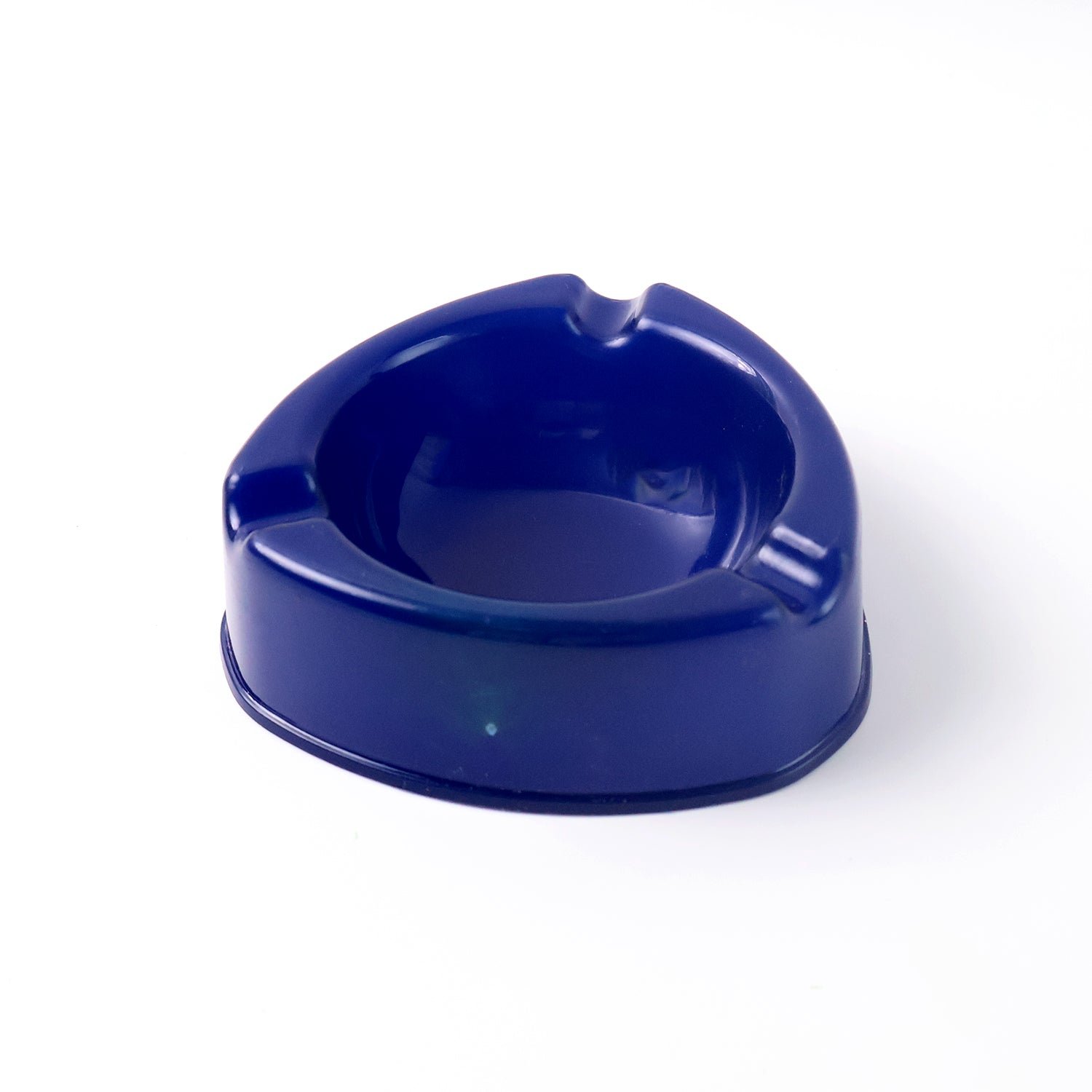 Oblivion Dark Blue Plastic Ashtray (1 pc)