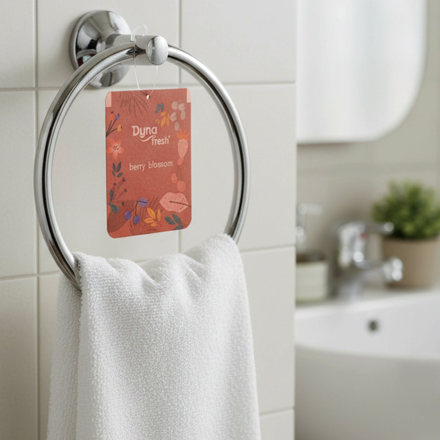 Hanging Bathroom Berry Blossom Air Freshener Gel (1 Pc, 10 Gm)