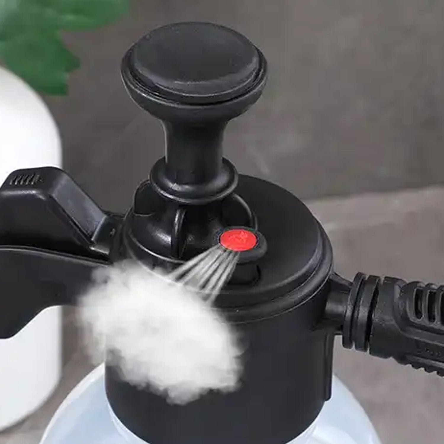 Pressure Sprayer 2 Litres Garden Sprayer Hand Pump Sprayer Foam Sprayer