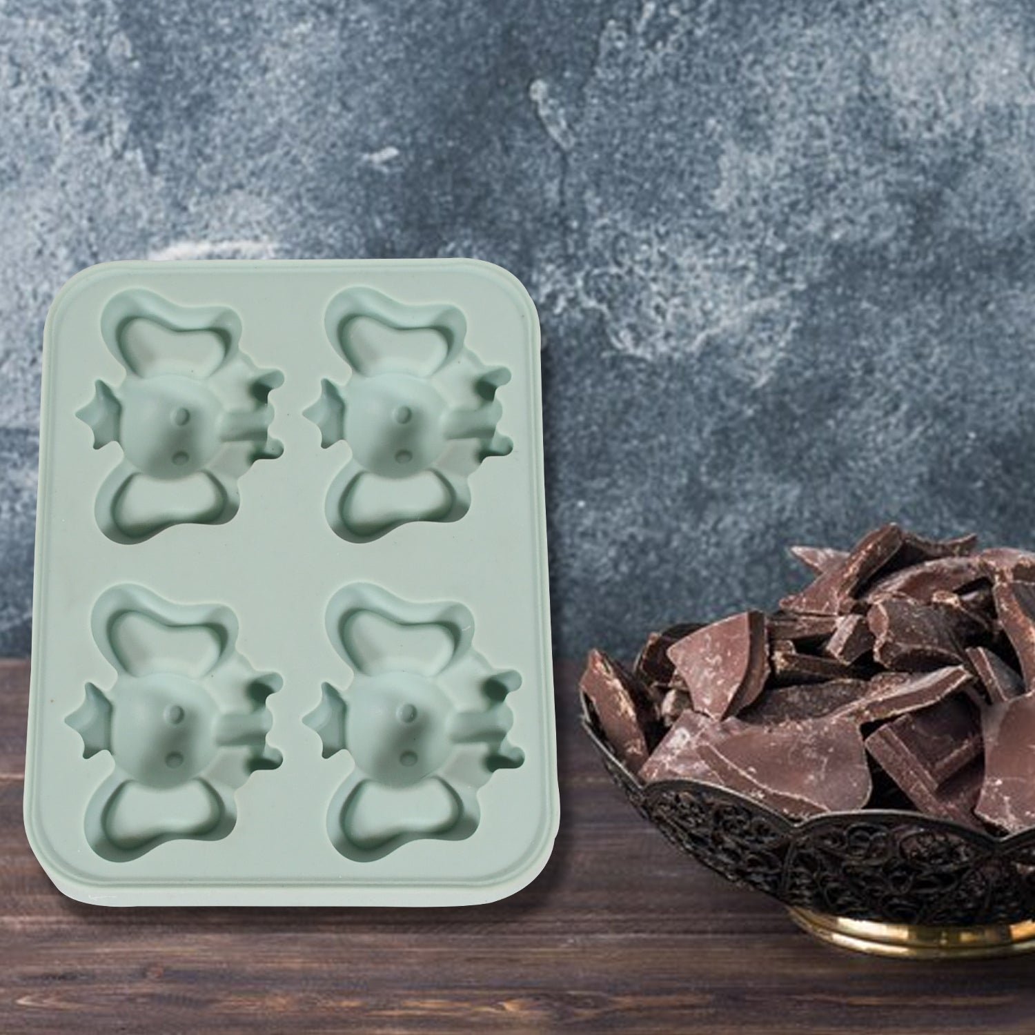 Silicone Cartoon Shape 4 Grid Ice Cube Tray  for Fridge 1 Pc