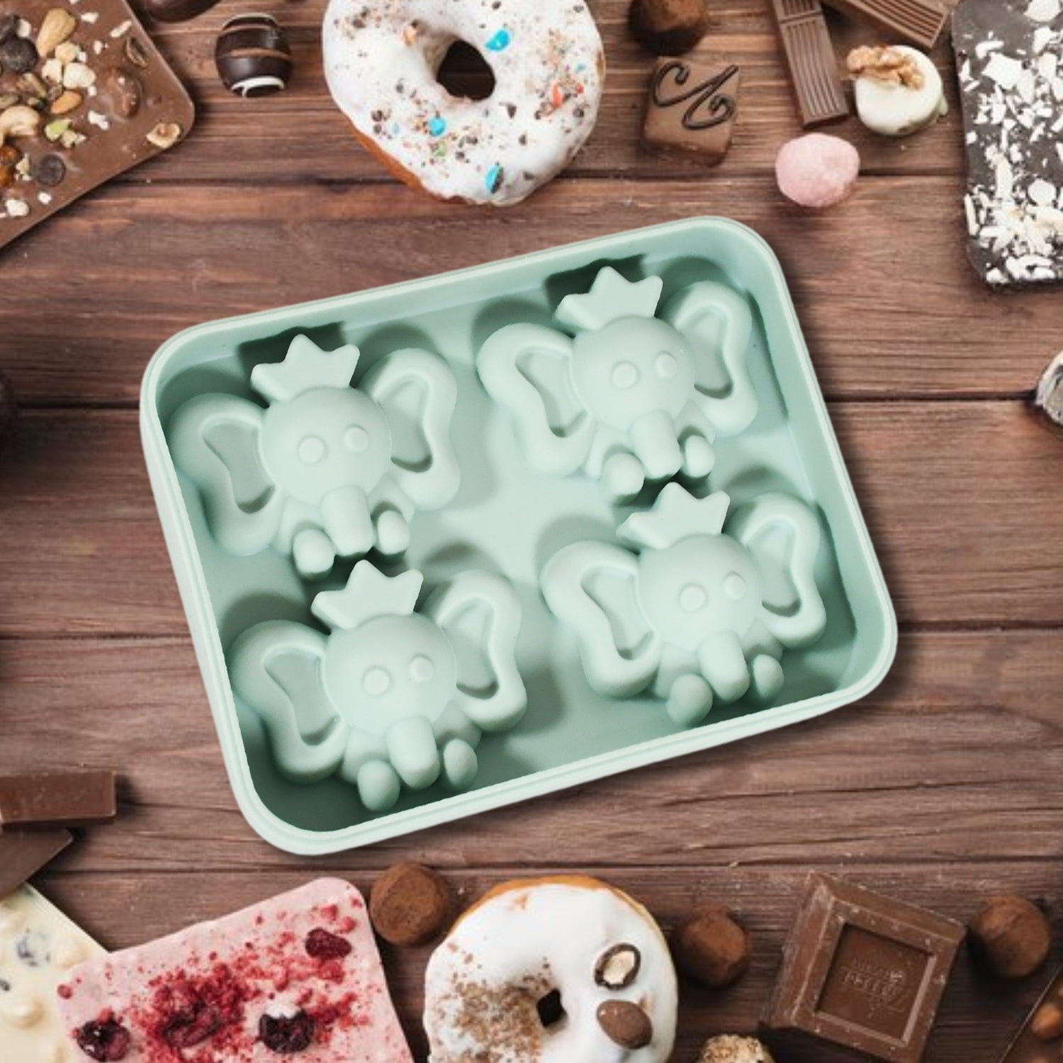 Silicone Cartoon Shape 4 Grid Ice Cube Tray  for Fridge 1 Pc