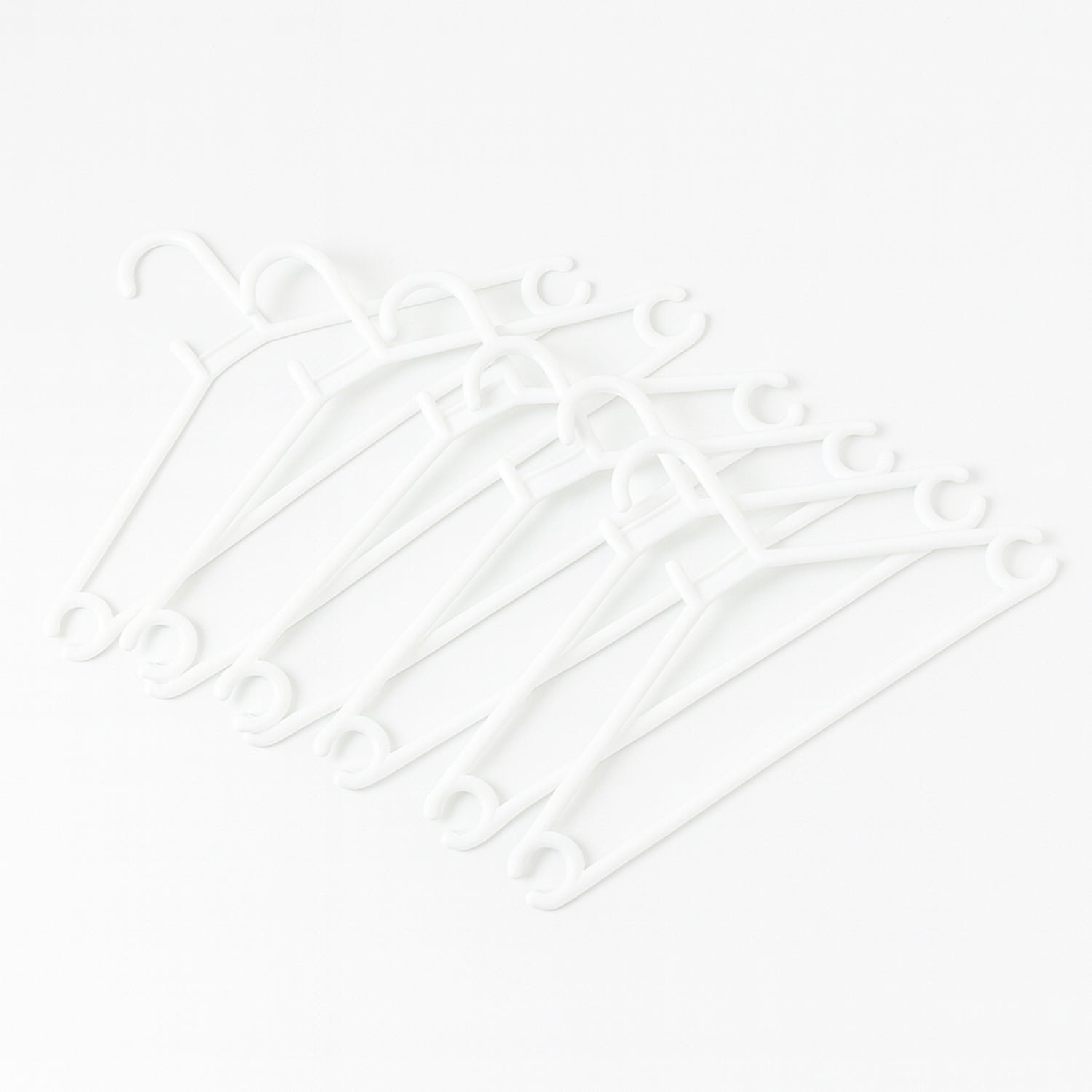 Plastic Clothes Hangers – Set of 6