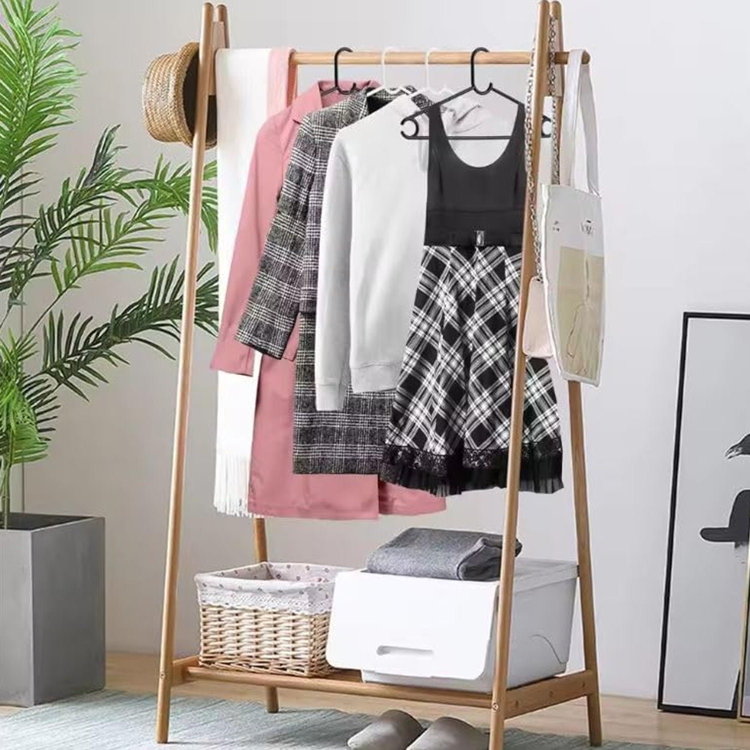 Plastic Clothes Hangers – Set of 6