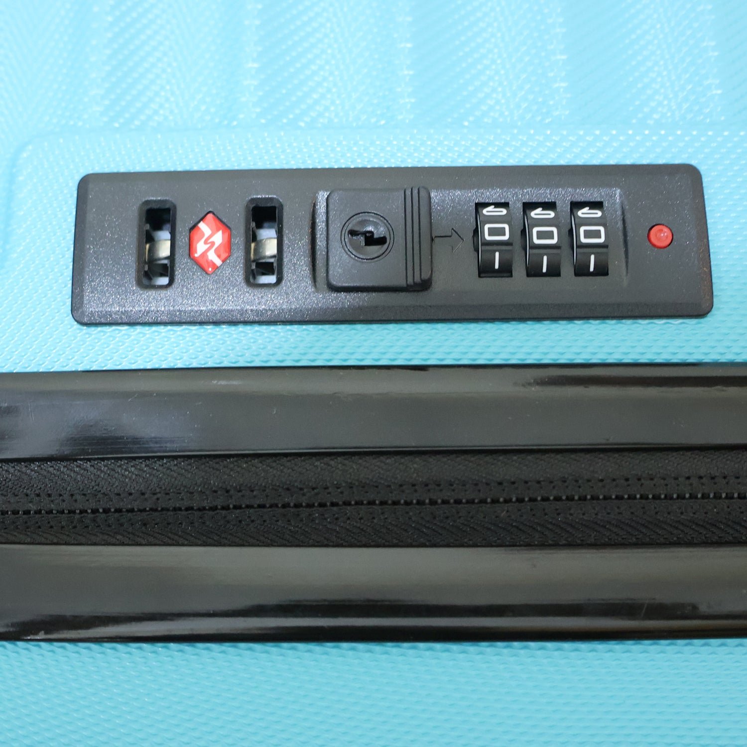 4-in-1 Luggage Set – Durable and Stylish Hard Shell Suitcase Set