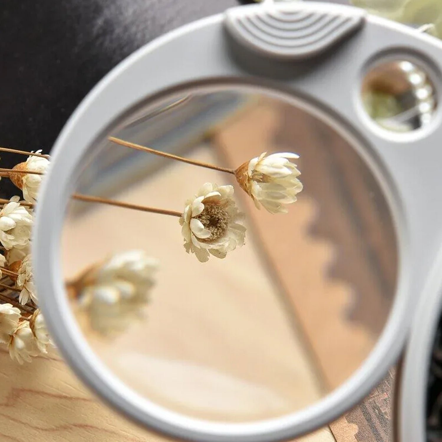 Double-Magnification Led Magnifiers Light Folding Keychain (1 Pc / Mix Color)