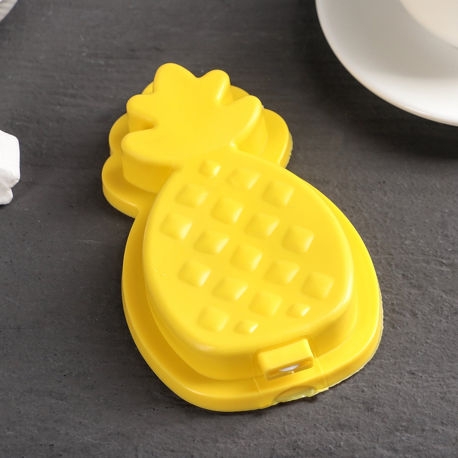 Pineapple Shape sicle Molds - Durable Silicone Ice Candy Cream Mould, DIY Ice  Kitchen Tool