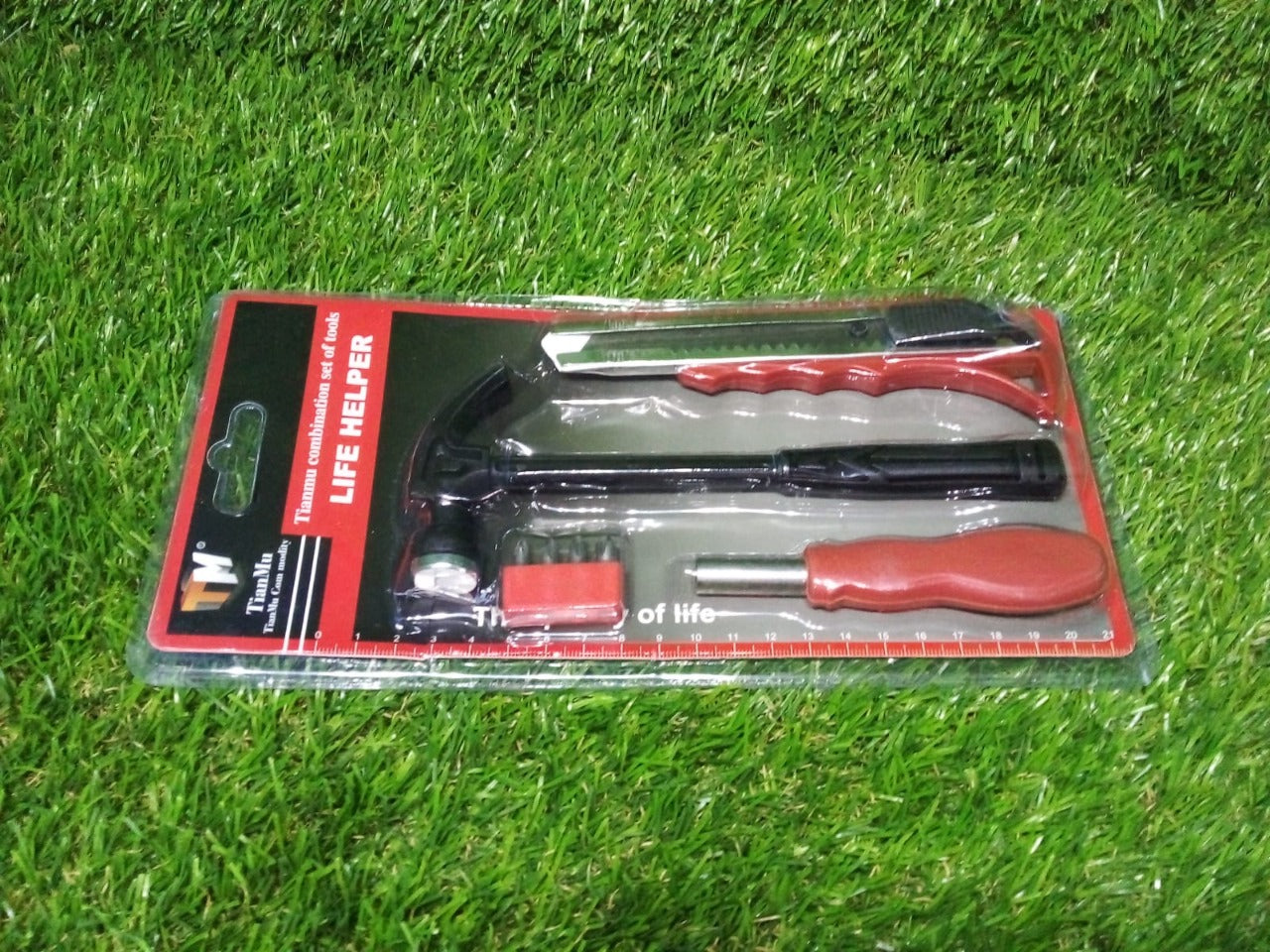 4PC HELPER TOOL SET USED WHILE DOING PLUMBING AND ELECTRICIAN REPAIRMENT IN ALL KINDS OF PLACES LIKE HOUSEHOLD AND OFFICIAL DEPARTMENTS ETC.