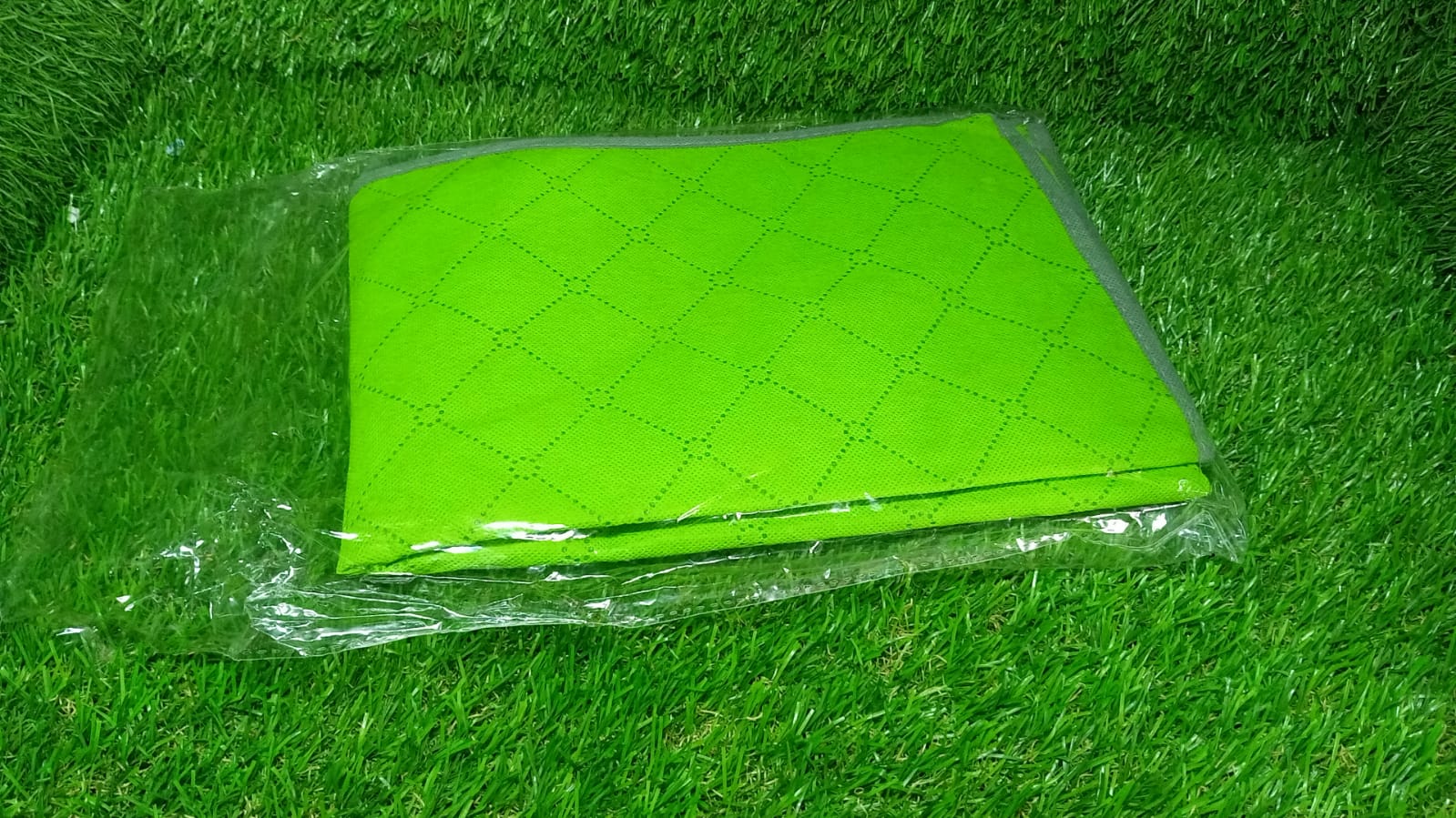 Foldable Non Woven Men's Coat Blazer Suit Cover men's coat blazer cover fold over breathable garment bag suit cover.