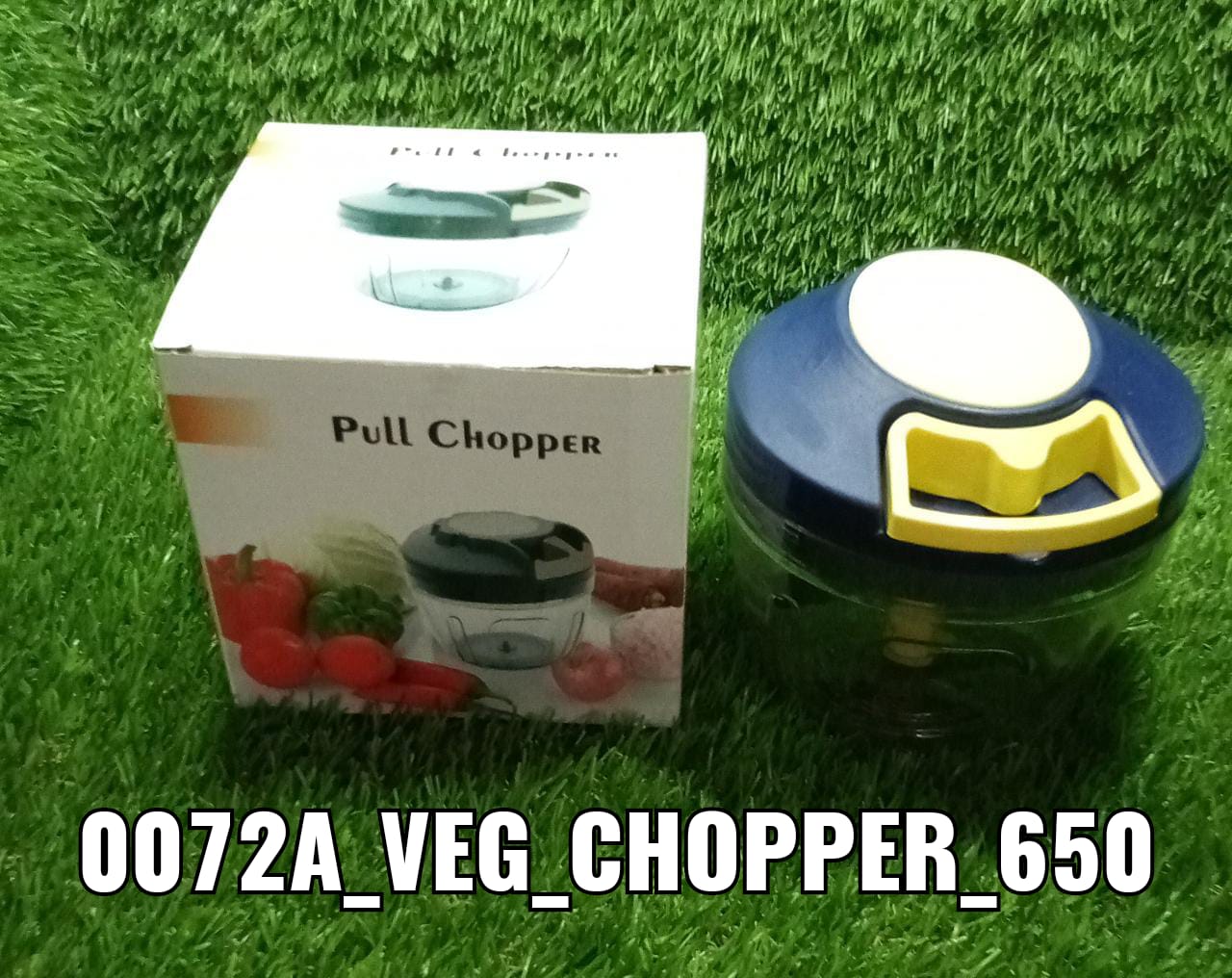 Chopper with Blades for Effortlessly Chopping Vegetables and Fruits for Your Kitchen (650ml)