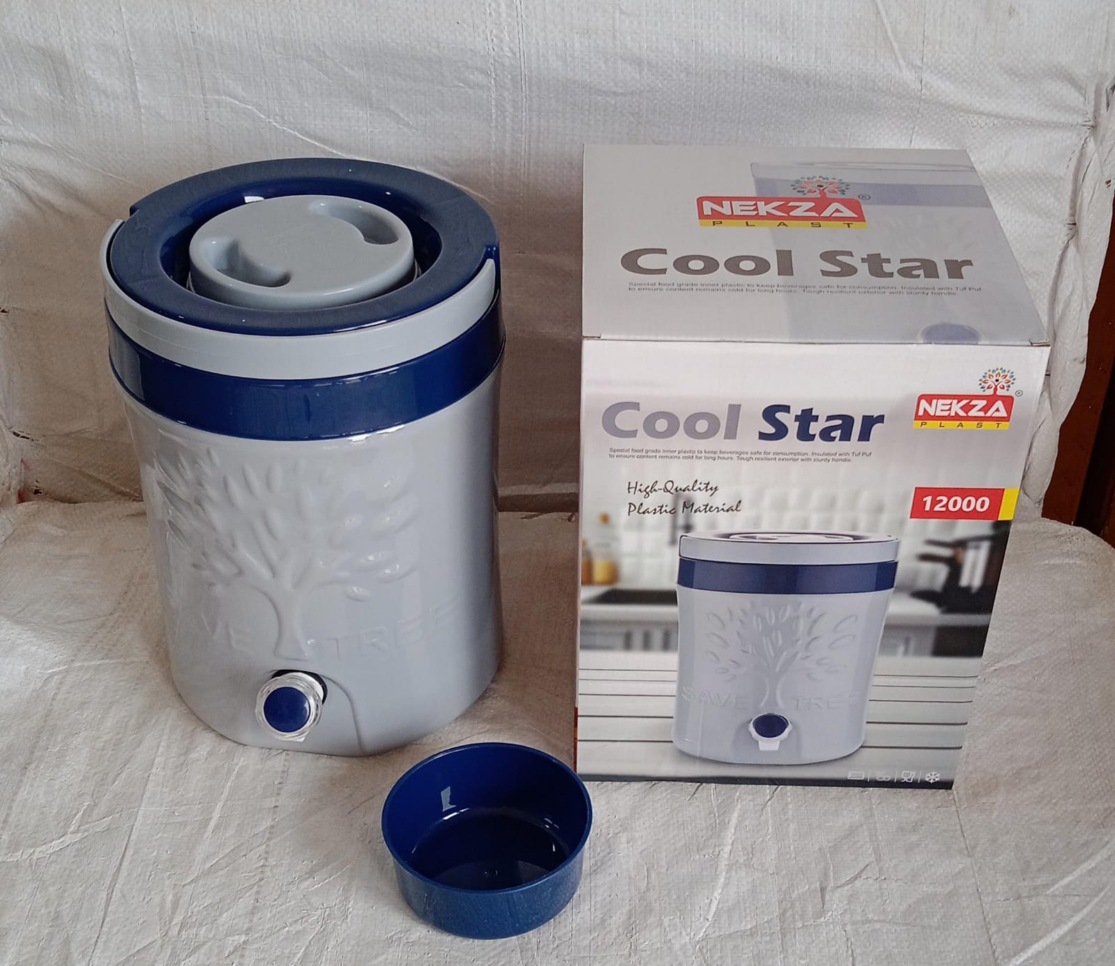 Insulated Water Jug with Tap (6000ml): Leakproof, Travel Cooler