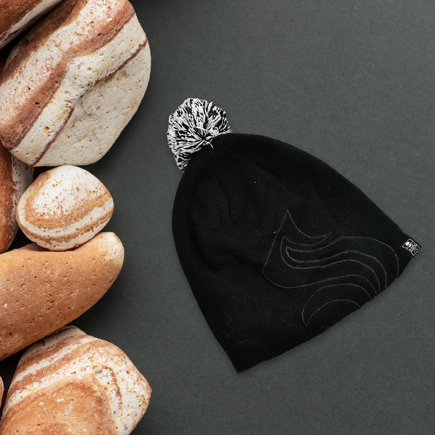 Men's and Women's Skull Slouchy Winter Woolen Knitted Black Inside Fur Beanie Cap.