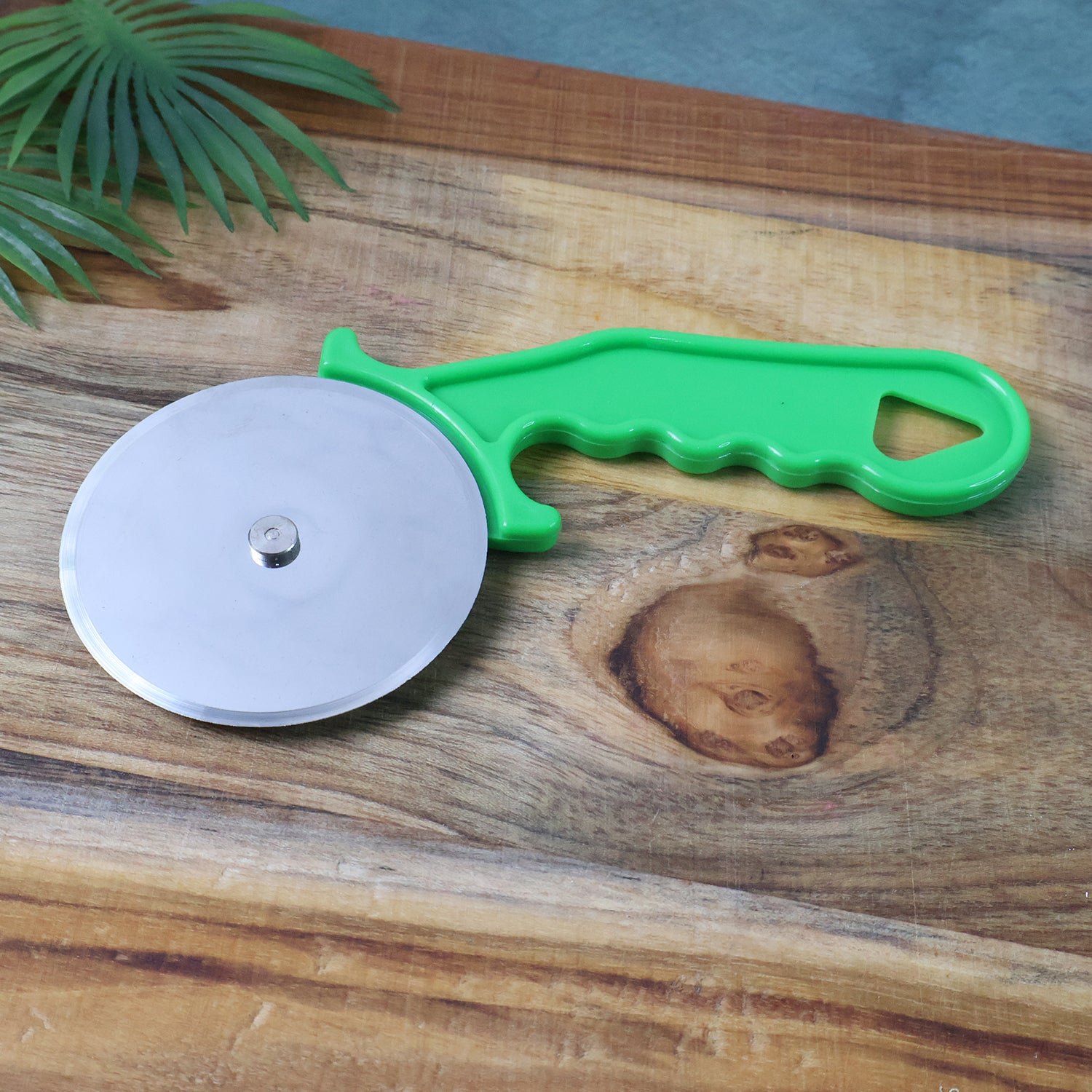 Stainless Steel Pizza Cutter / Pastry Cutter / Sandwiches Cutter