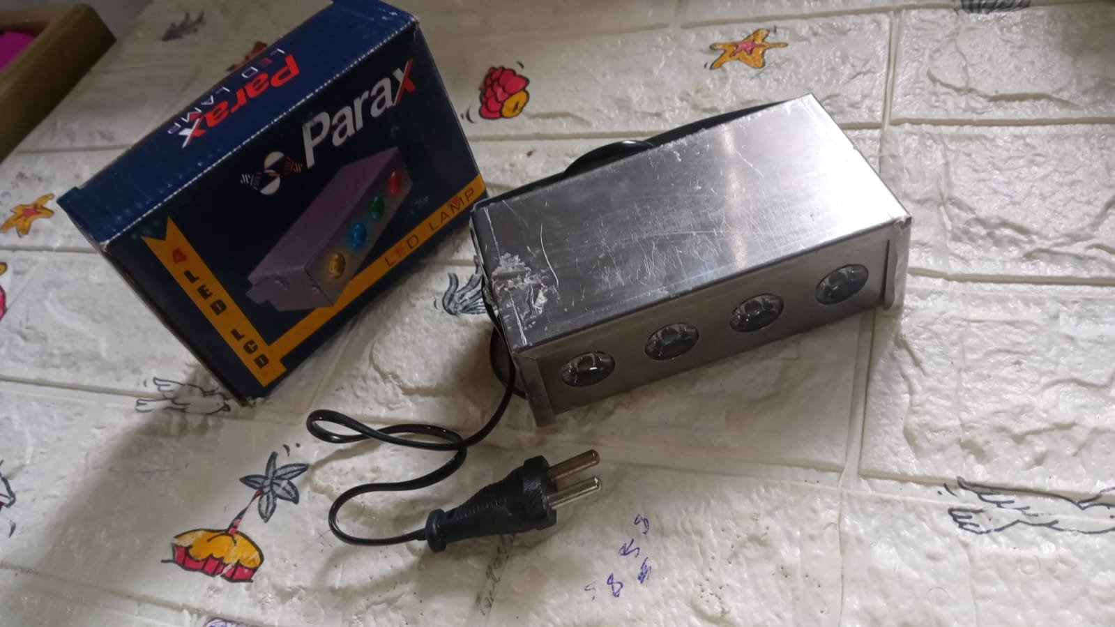 Mini Laser Projector – 4 LED RGBW Stage Light for Party & Special Effects