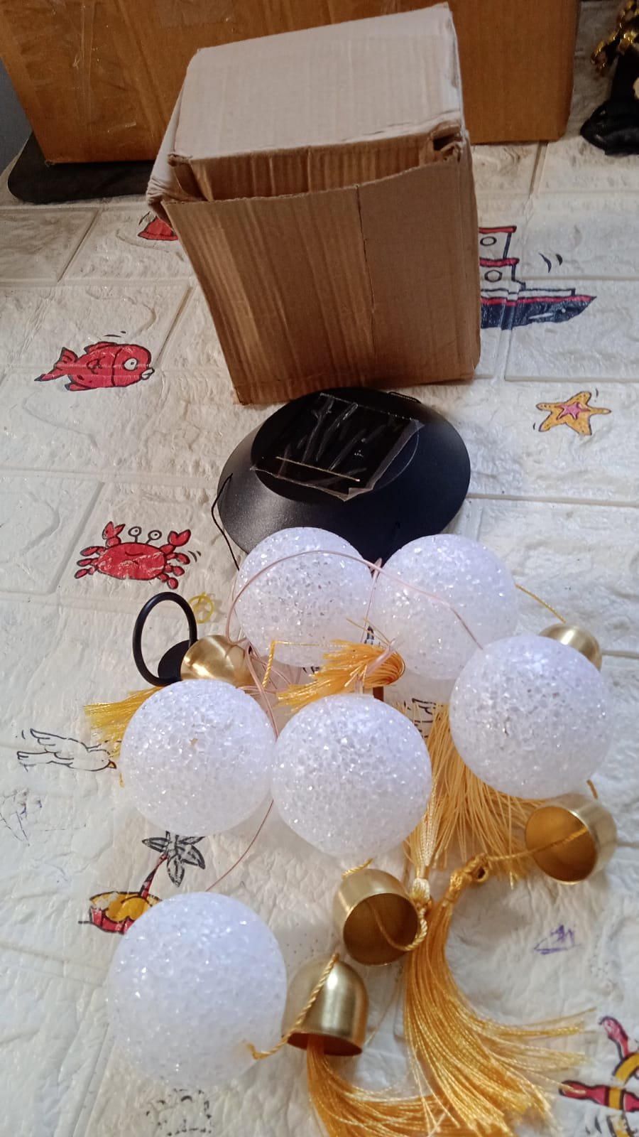 Solar Crystal Ball Wind Chime, Color Changing Solar Powered LED Hanging Wind Chime