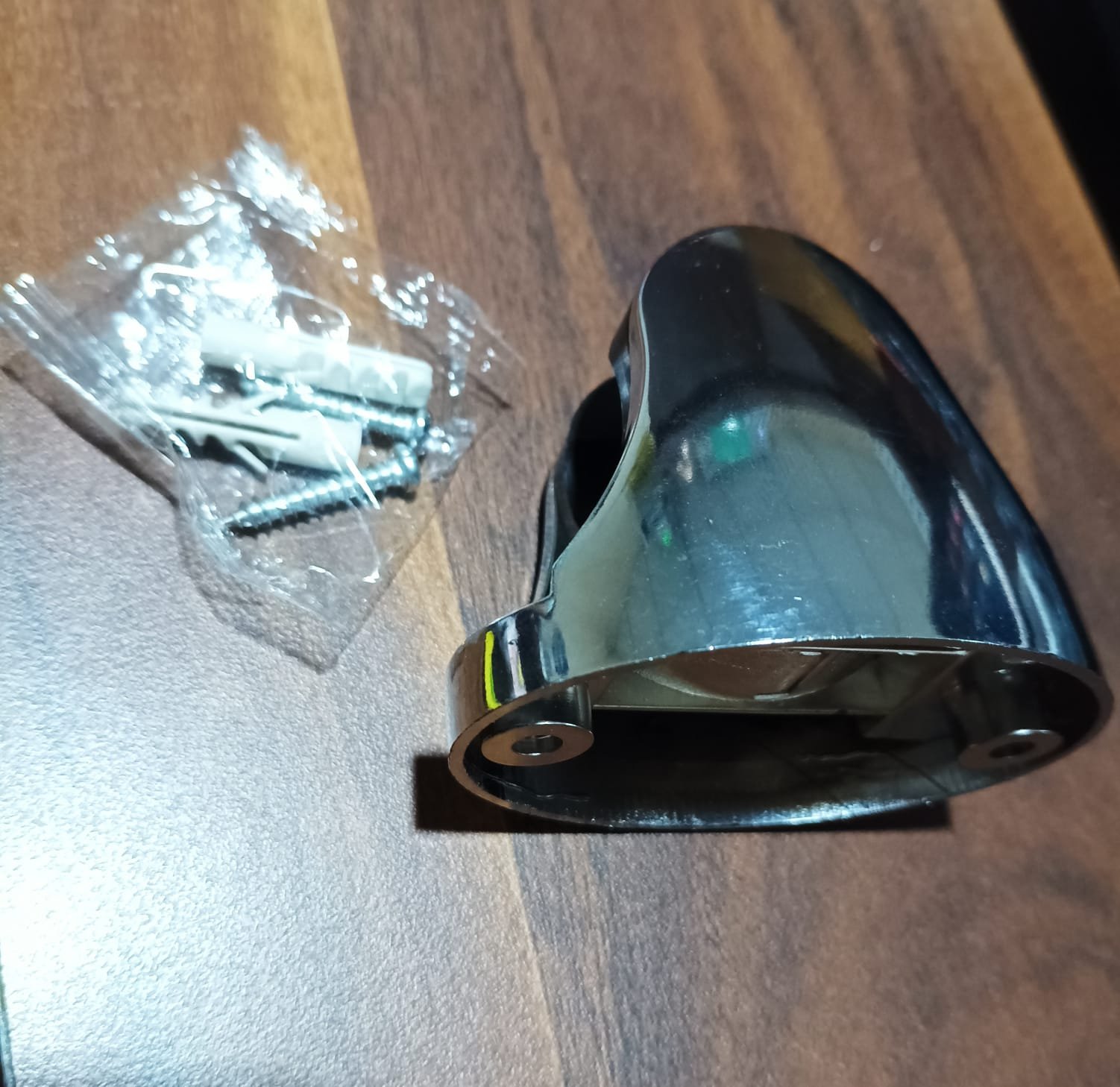 ADJUSTABLE HAND SHOWER HOLDER FIXING SCREWS ADJUSTABLE BRACKET FOR BATHROOM (Loose)