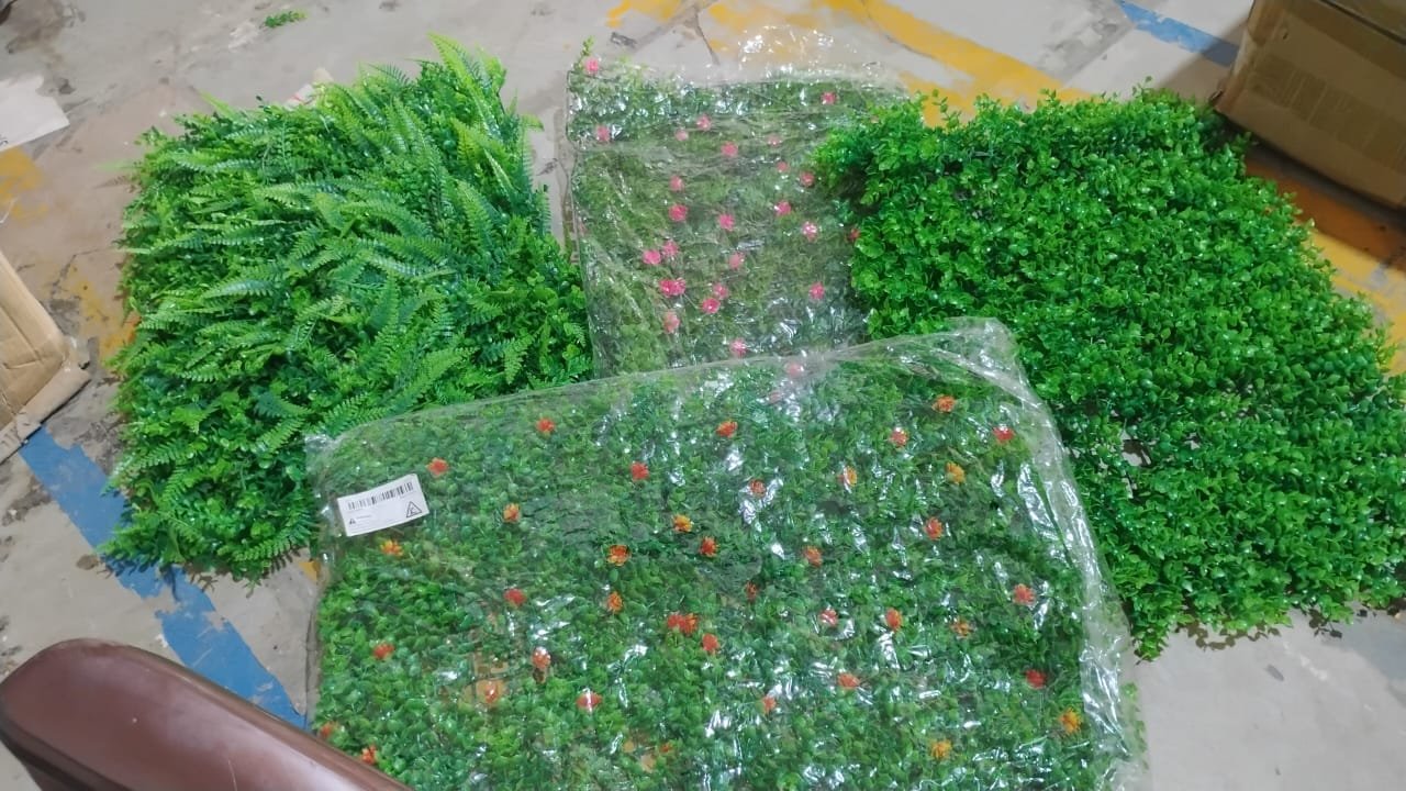 Square Grass Artificial Aquarium Fish Tank (60×40 Cm/Mix Design/1 Pc)