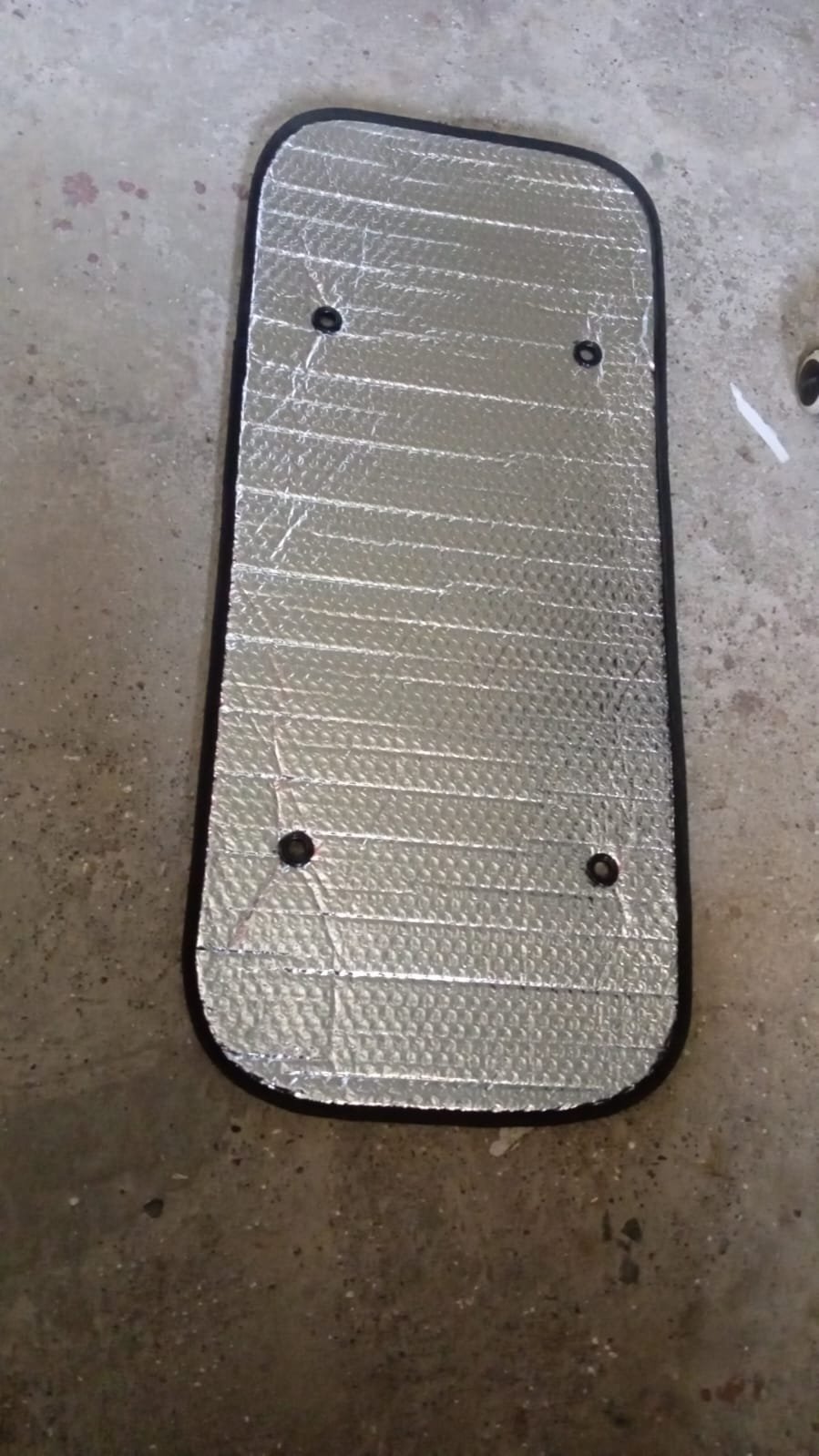 Car Windshield Sun Shade, Keeps Your Vehicle Cool Sunshade for Cars, SUV(80×35 Cm)