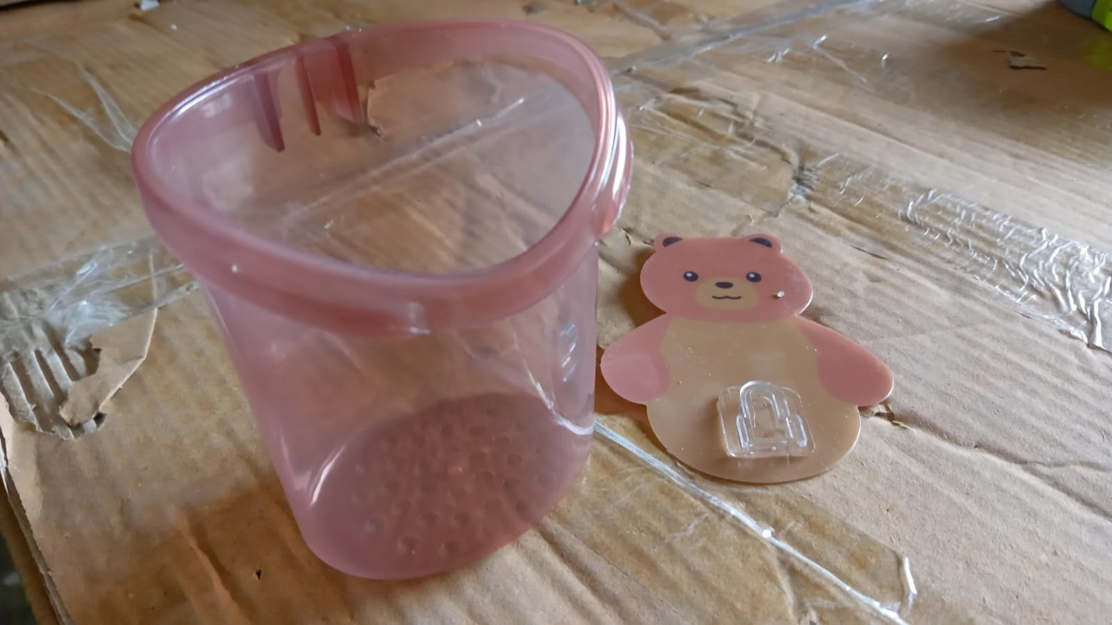 Multipurpose Teddy Bear Wall Toothbrush Holder – Waterproof & Self-Adhesive