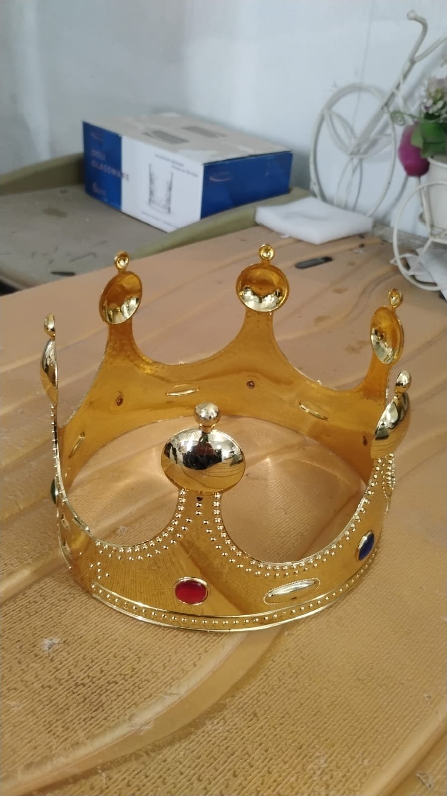 Royal Crown with Colored Gems (1 Pc / Mix Color)