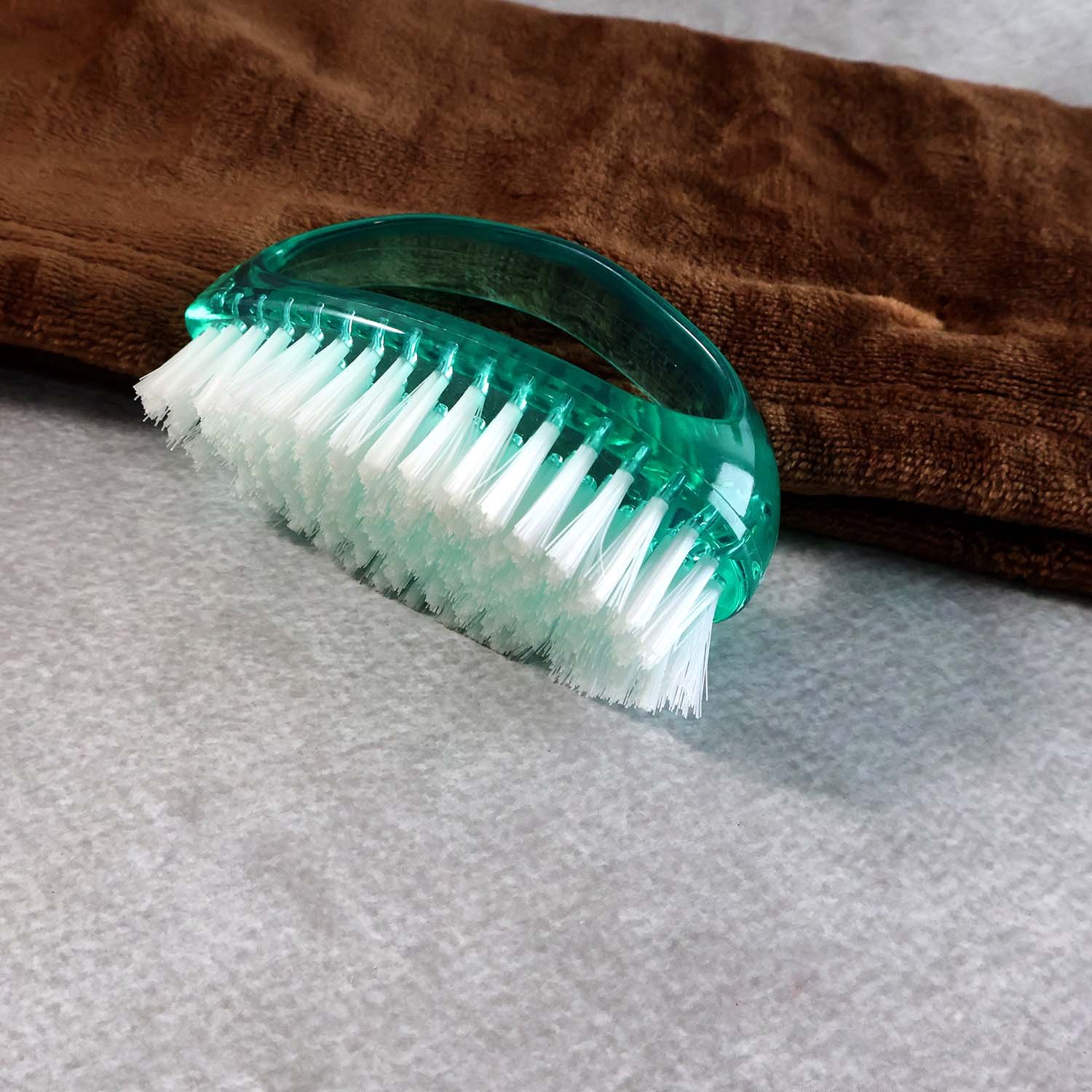 Heavy-Duty Multi-Purpose Cleaning Brush with Ergonomic Handle (1 Pc)