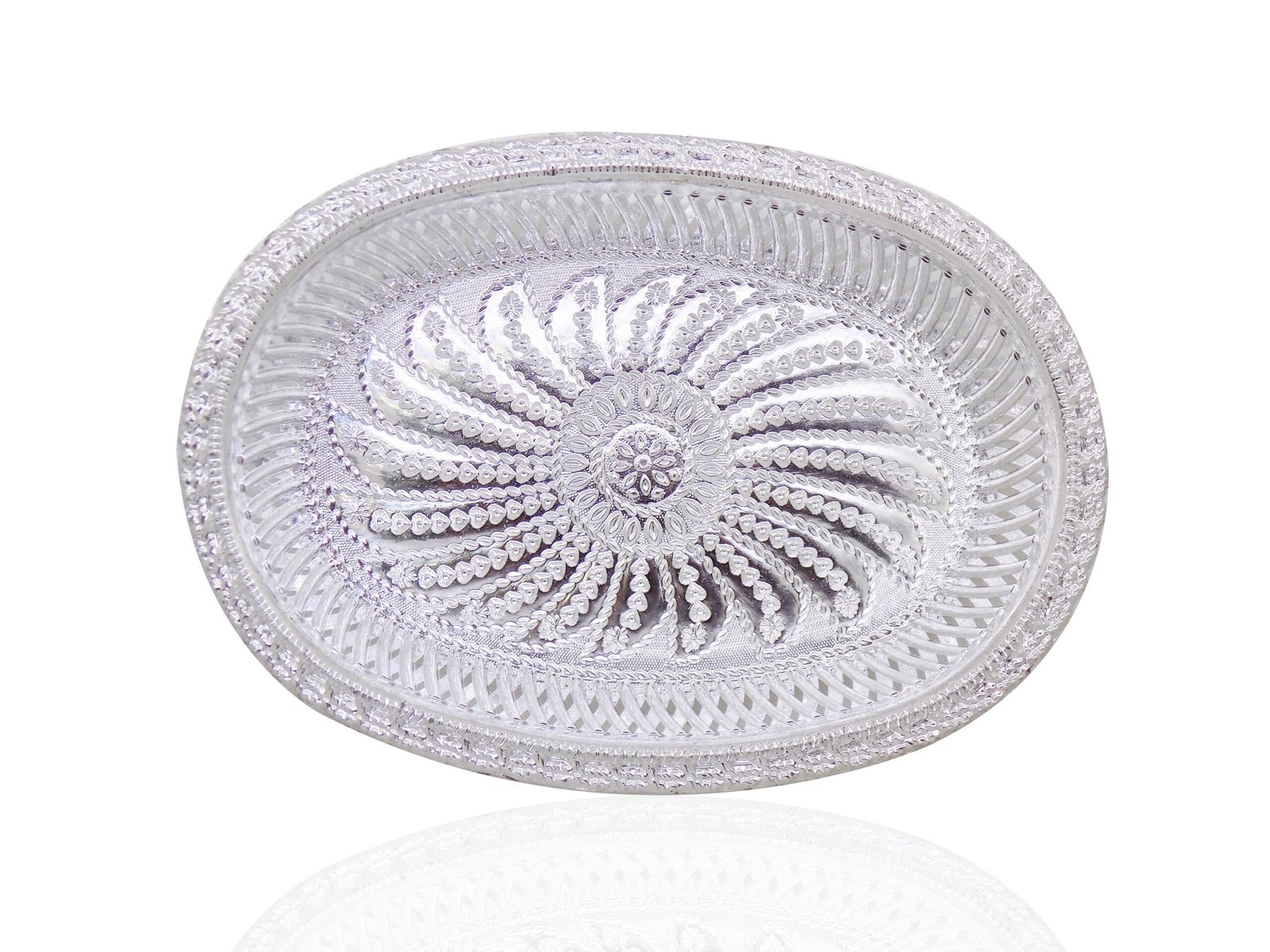 Multipurpose Royal Design Oval Silver Gift Tray