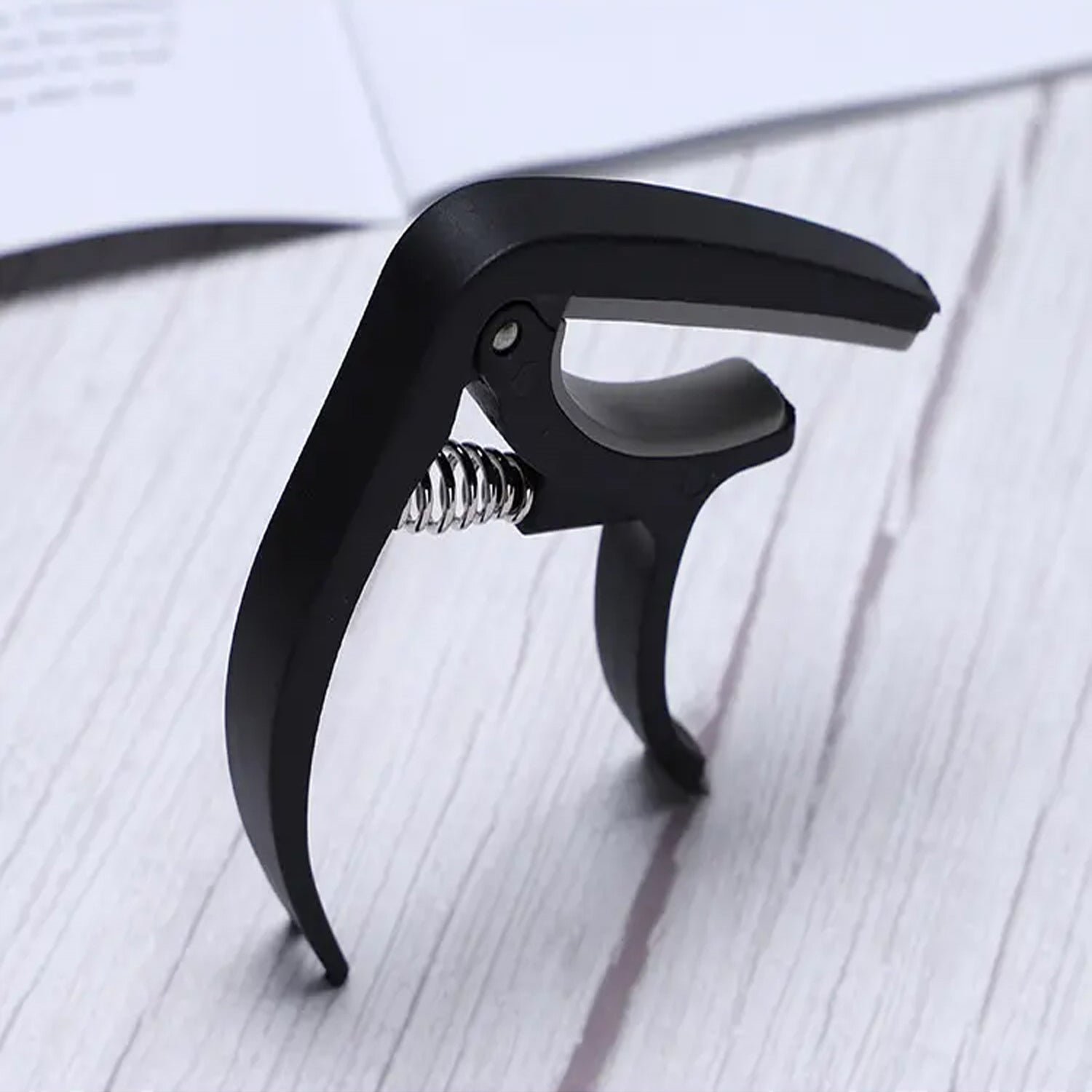 Guitar Capo with Pickup Stand – Soft Capo for Acoustic & Electric Instruments