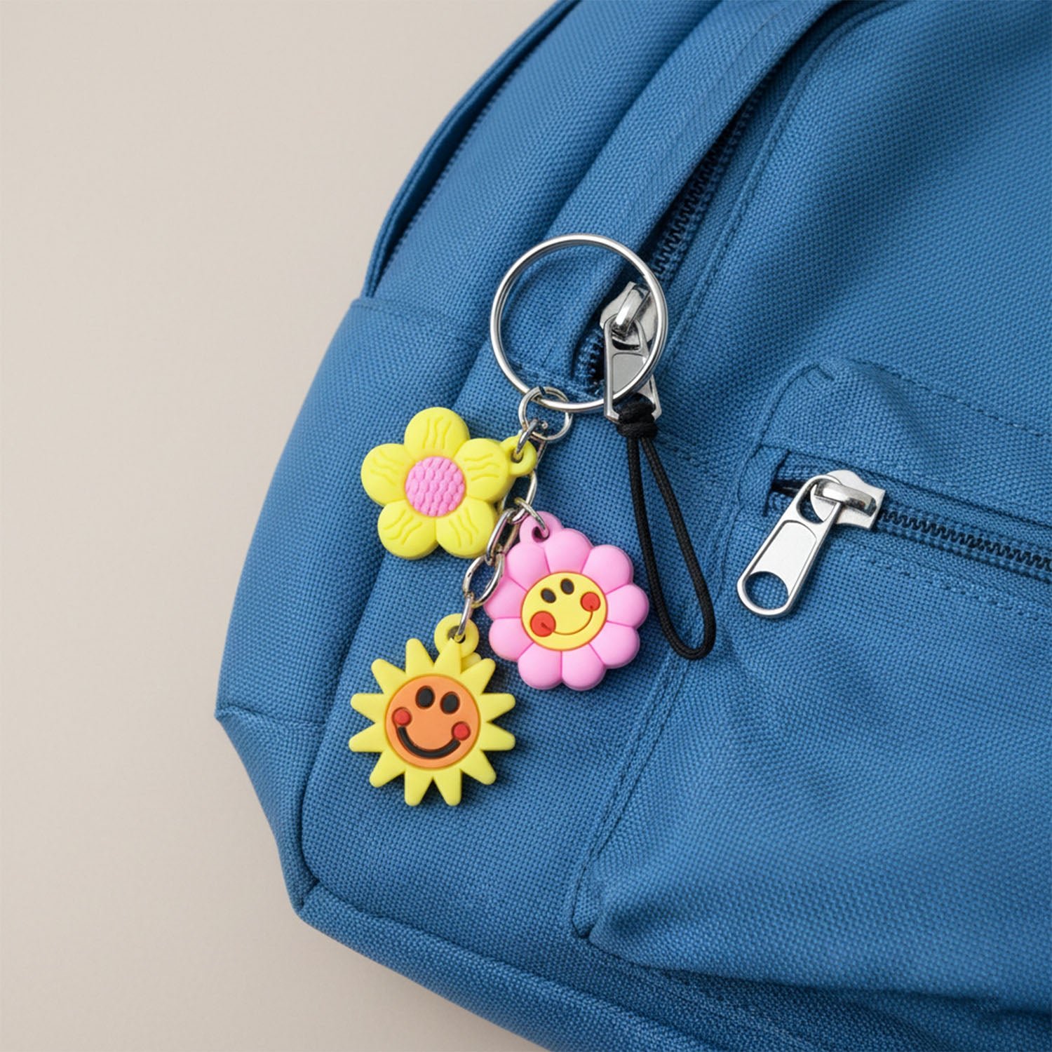 Cute Flower & Smiley Face Cartoon Keychain (1 Pc)
