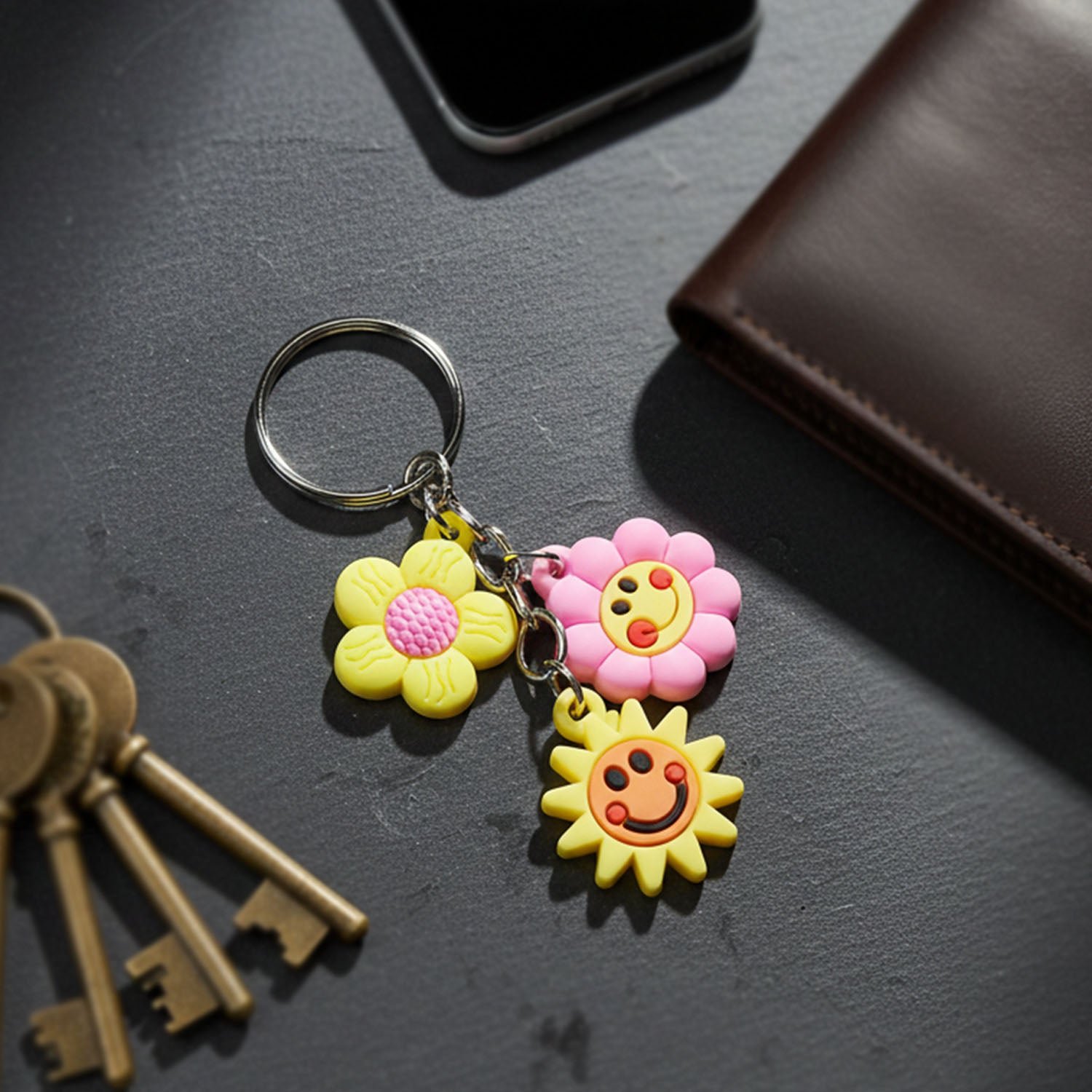 Cute Flower & Smiley Face Cartoon Keychain (1 Pc)