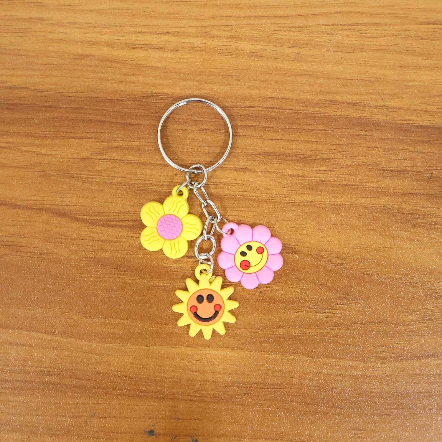 Cute Flower & Smiley Face Cartoon Keychain (1 Pc)