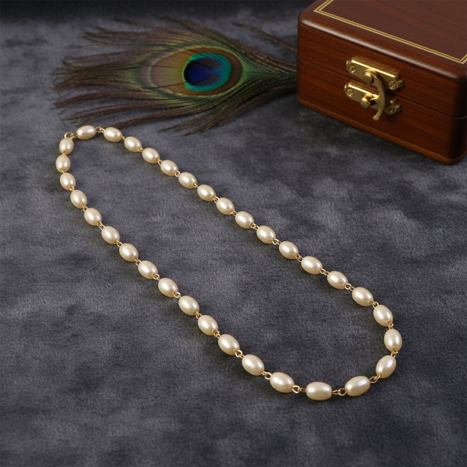 Elegant Pearl Beaded Necklace with Golden Chain Accents (1 Pc)