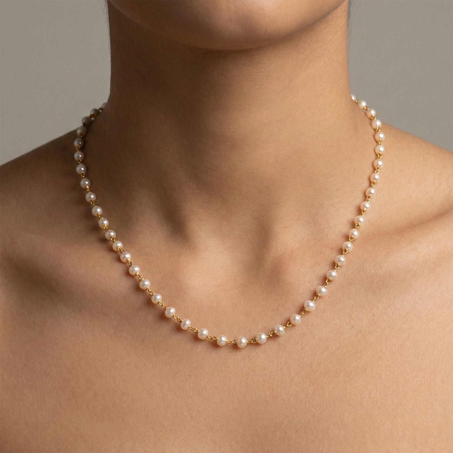 Elegant Pearl Beaded Long Necklace with Gold-Tone Link Chain (1Pc)