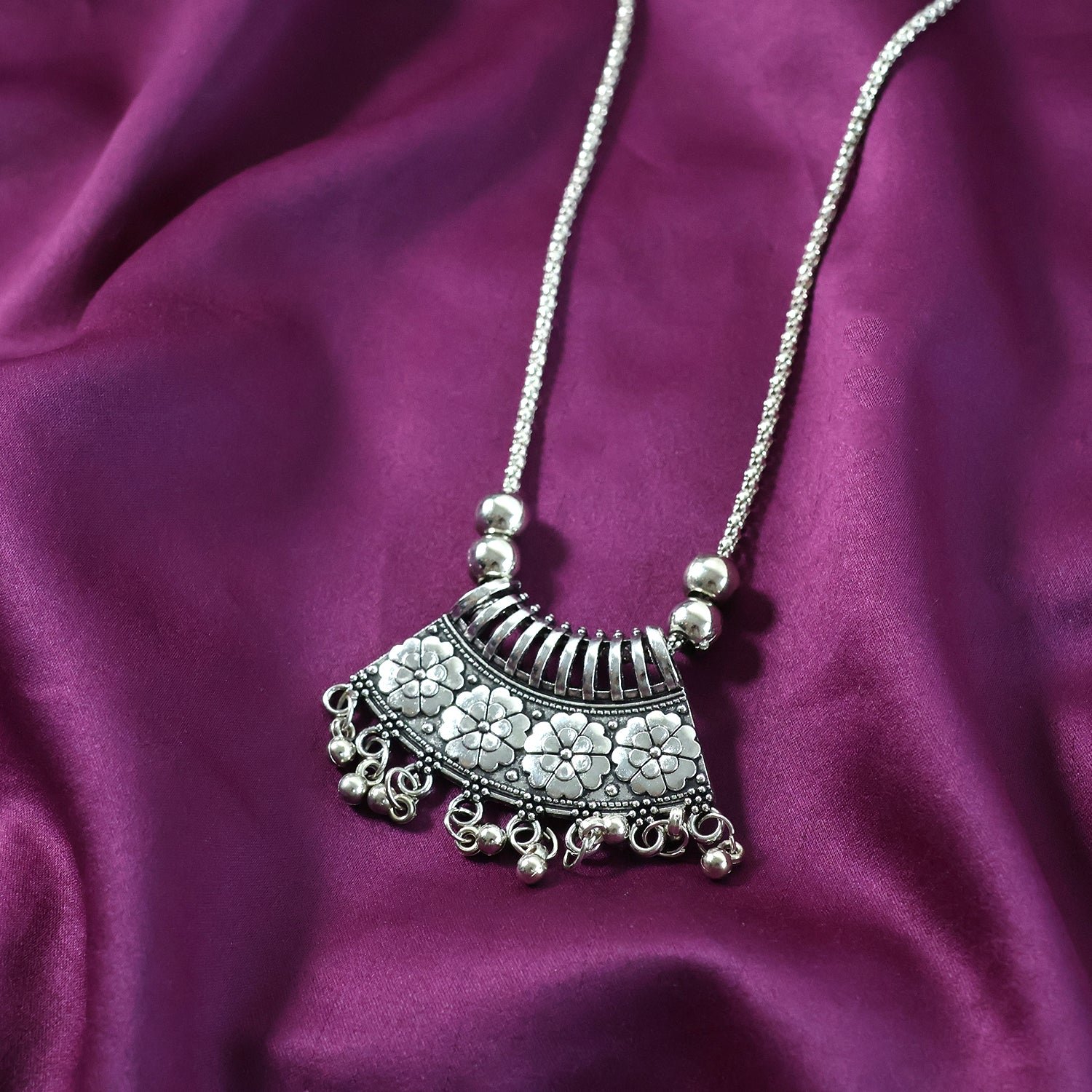Oxidised Silver Finish Floral Chandelier Pendant Necklace (1 Pc)