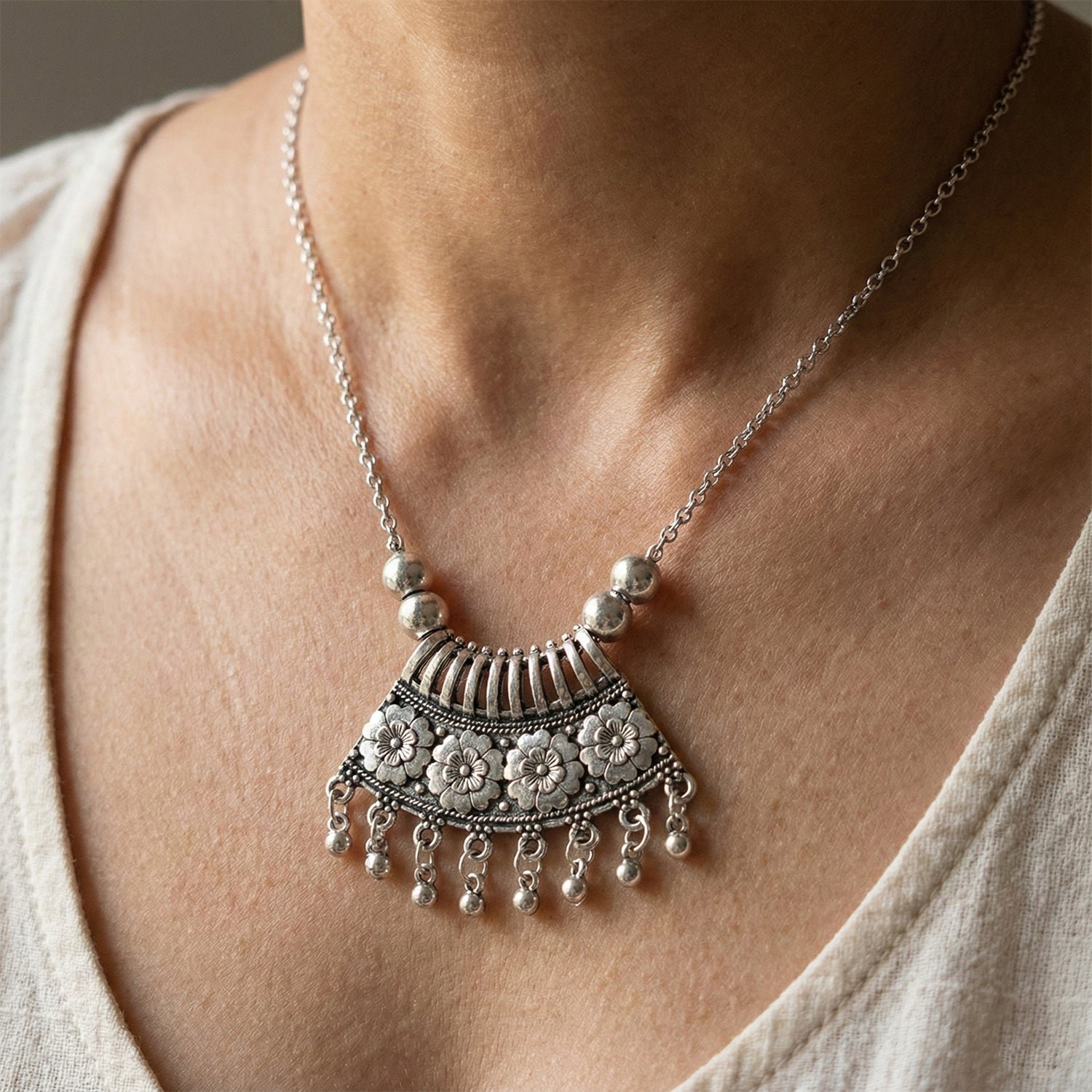 Oxidised Silver Finish Floral Chandelier Pendant Necklace (1 Pc)