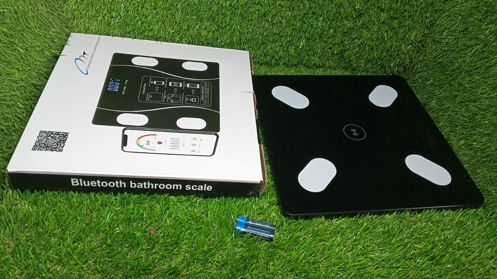 Bluetooth Body Fat Scale Digital Smart Body Weight Scale iOS and Android App to Manage Body Weight, Body Fat, Water, Muscle Mass, BMI, BMR, Bone Mass and Visceral Fat with BMI Scale