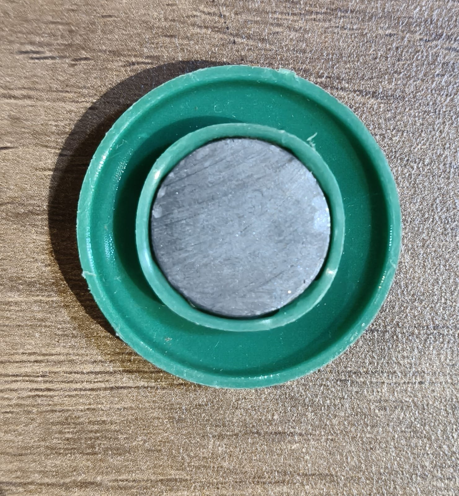 Green Board Magnets Circular Plastic Buttons (1 Pc)
