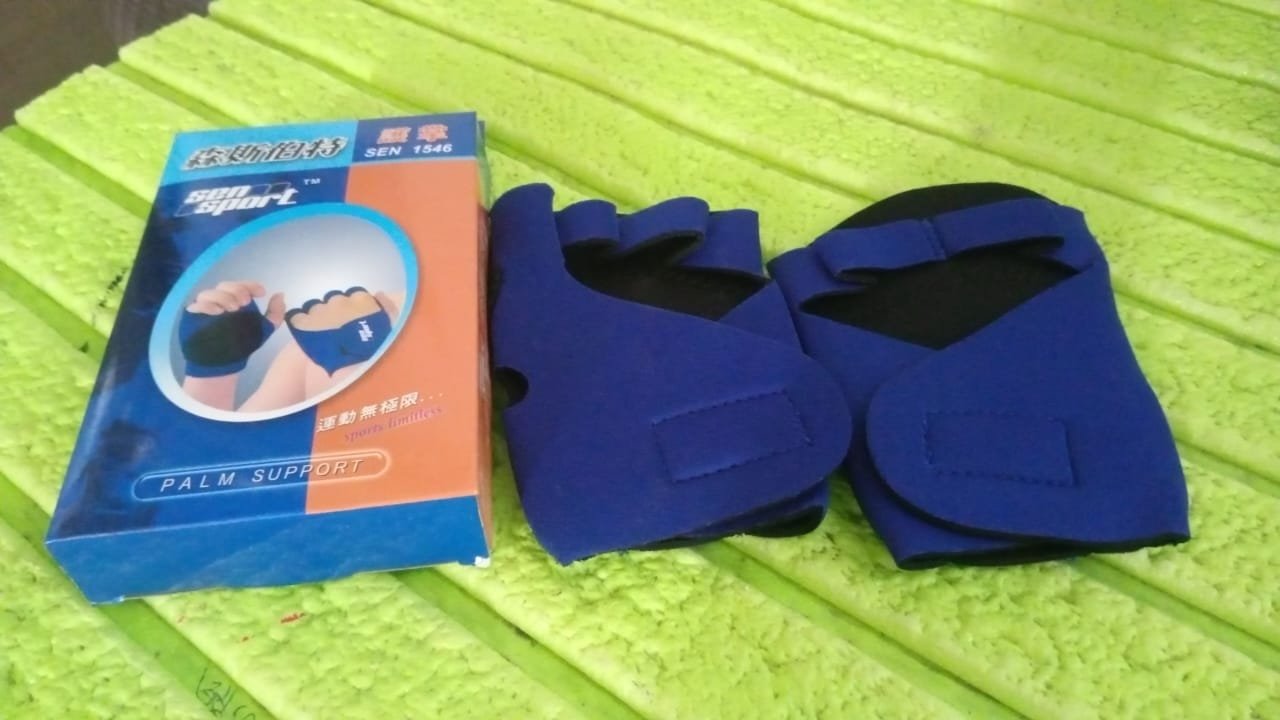 Palm Support Half-Finger Gym Training Gloves (1 Pair / With Color Box)