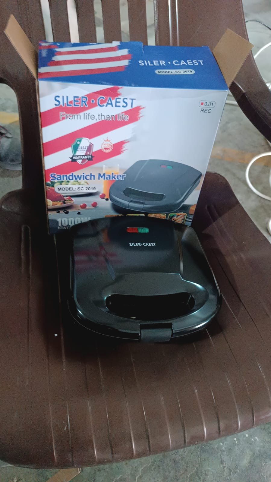 Sandwich Maker – Non-Stick Plates & Indicator Lights for Easy Home Cooking