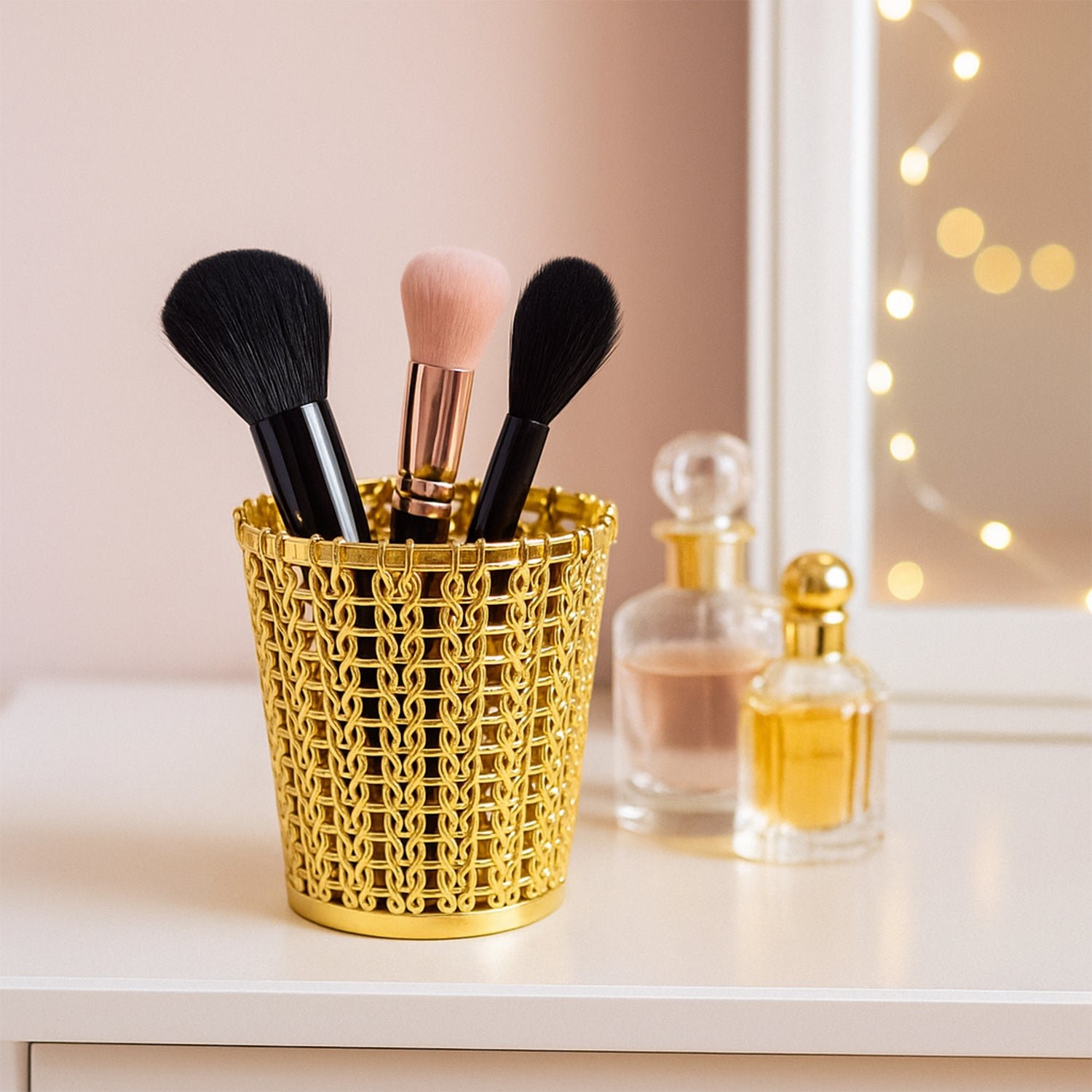 Luxury Golden Decorative Makeup Brush Holder Organizer (1 Pc)
